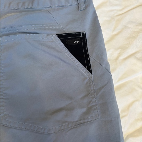 Oakley Men's Light Gray Hybrid Shorts - Picture 7 of 10